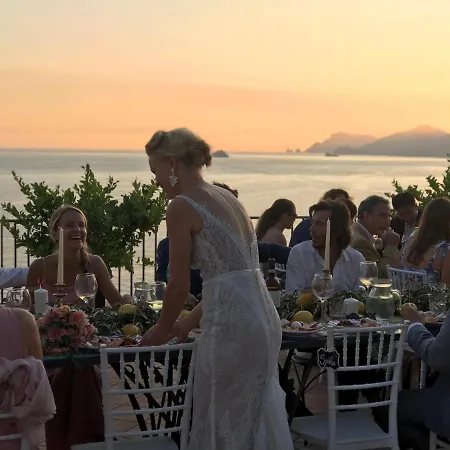 Giulia Villa Praiano