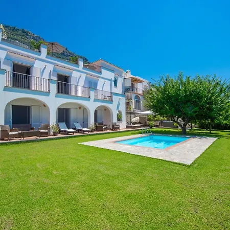 Giulia Villa